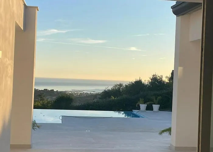 Ebe - Luxury With Sea View Βίλα